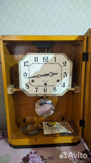 Часы настенные СССР янтарь