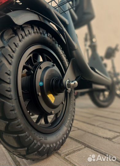 Электросамокат с корзинкой