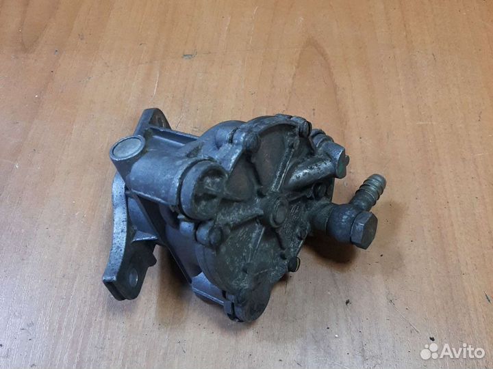 Вакуумный насос Ауди 100/45 2.3л. 035145101A