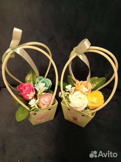 Розы из мыла в корзинке