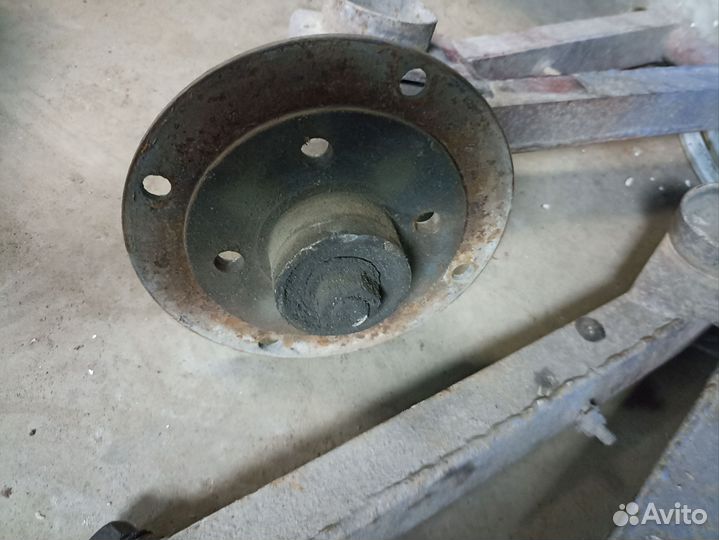 Подвеска (рычаги, балка) прицепа в комплекте