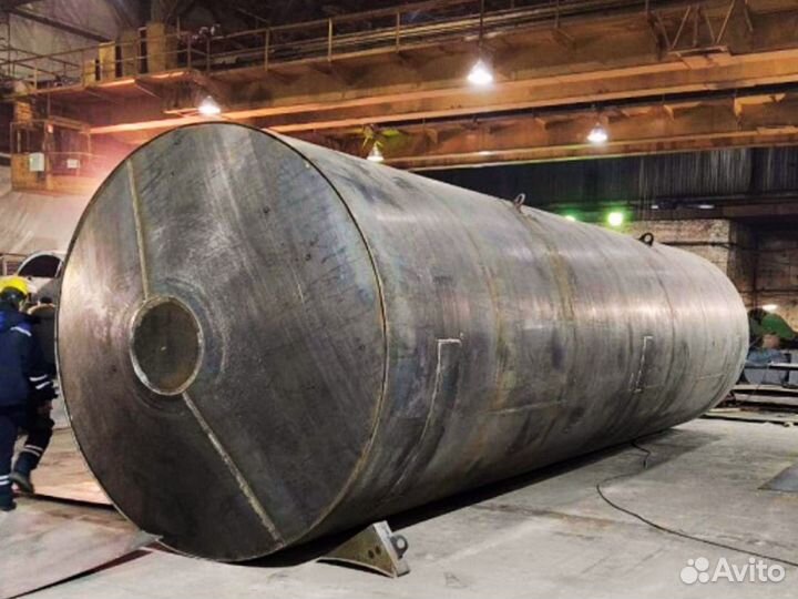 Резервуар горизонтальный стальной