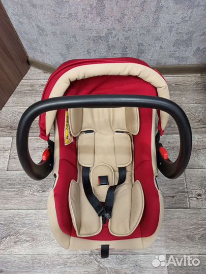Автомобильное кресло (люлька)