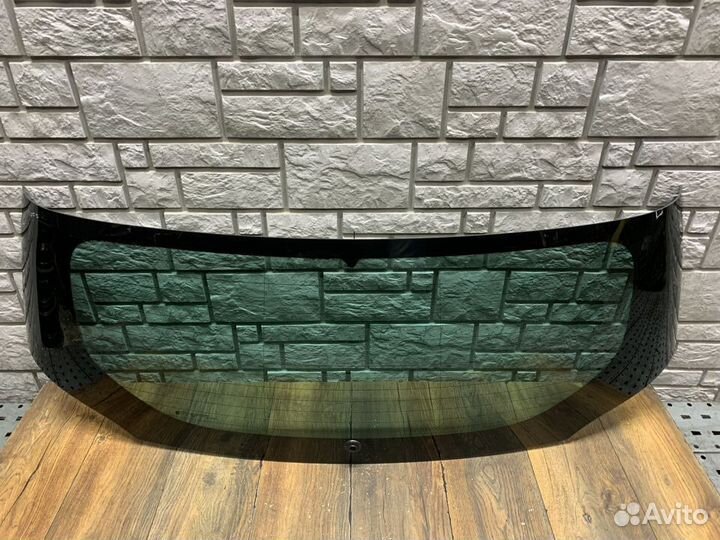 Opel zafira C Стекло двери багажника