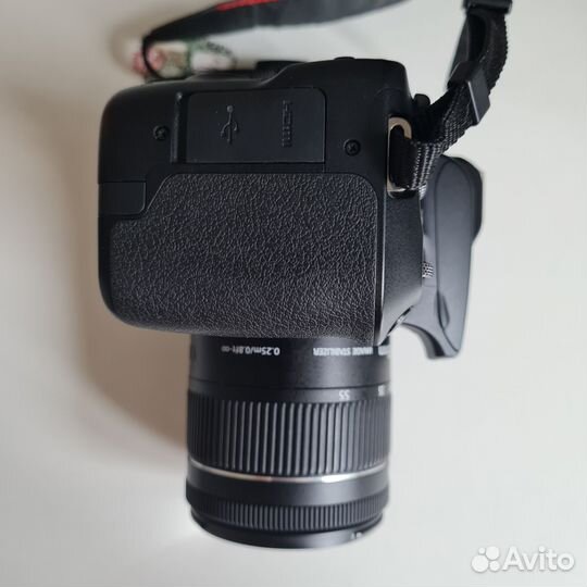 Зеркальный фотоаппарат Canon 250D Новый Комплект