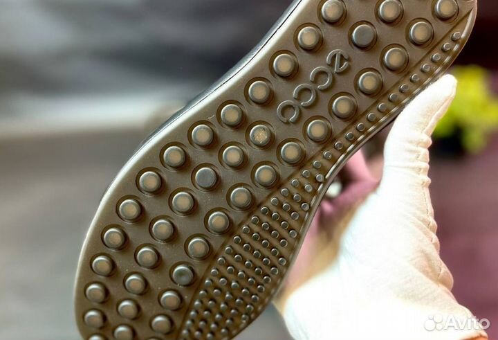 Кроссовки Ecco надежные