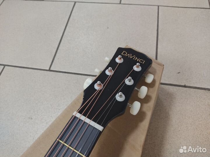 Акустическая гитара новая + набор