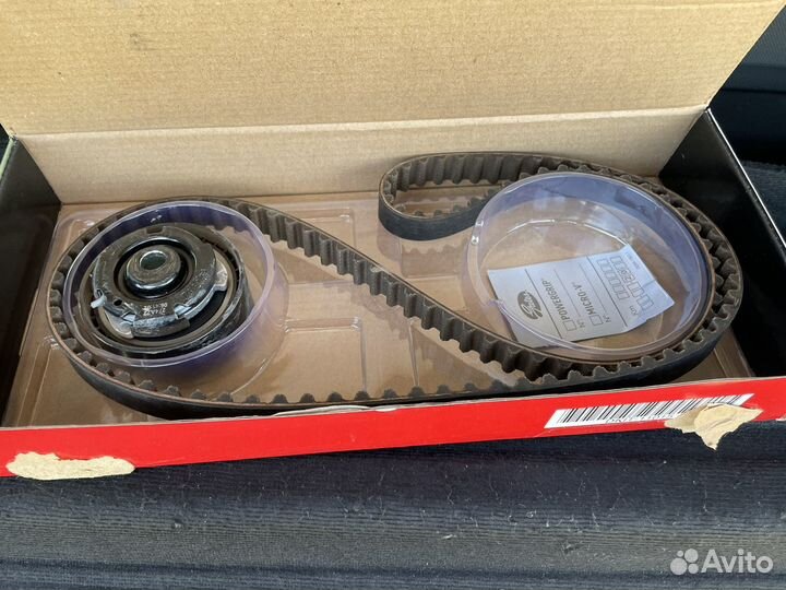 Ремень грм комплект с роликом Gates 71xs