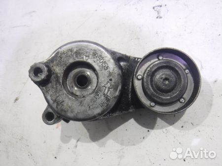 Ролик натяжителя ремня