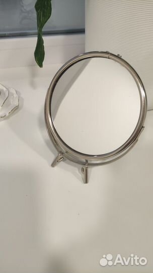 Зеркало настольное в металлич.оправе