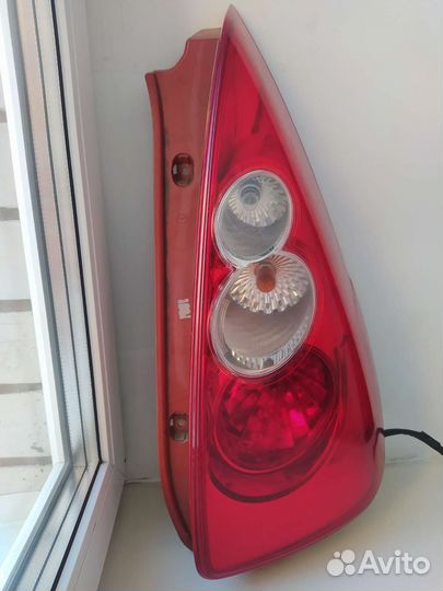 Фанарь задний правый mazda 5 (CR)