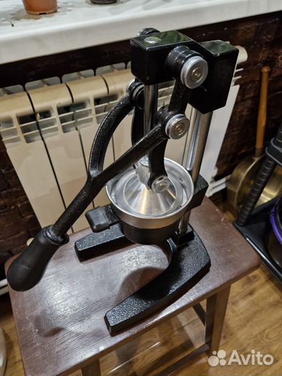 Соковыжималка шнековая