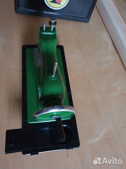 Детская швейная машинка СССР дшм-1