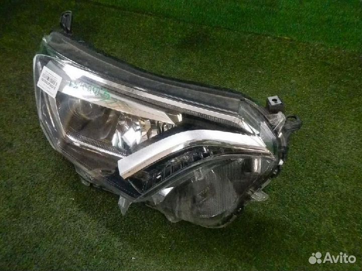 Фара правая Toyota RAV4