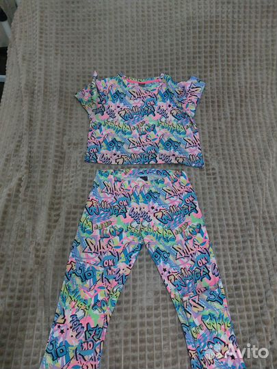 Продам летний костюм на девочку