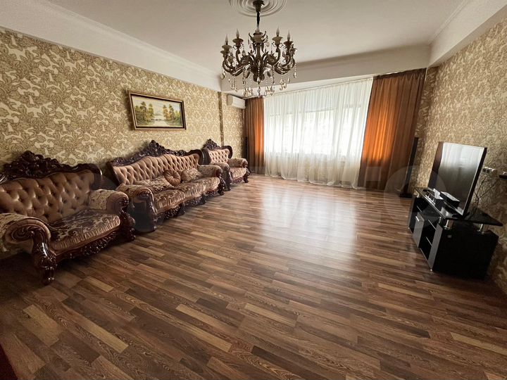 4-к. квартира, 122 м², 7/11 эт.