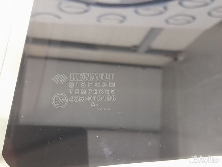Заднее левое стекло Renault Sandero Stepway 2