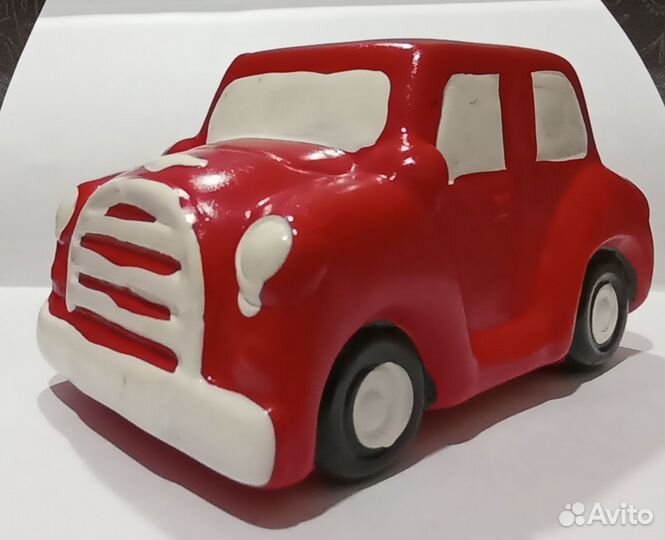 Копилка автомобиль красный