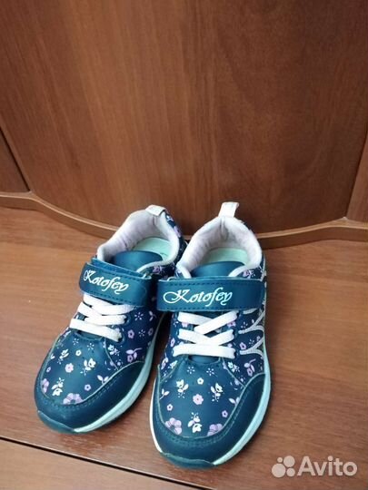 Кроссовки детские