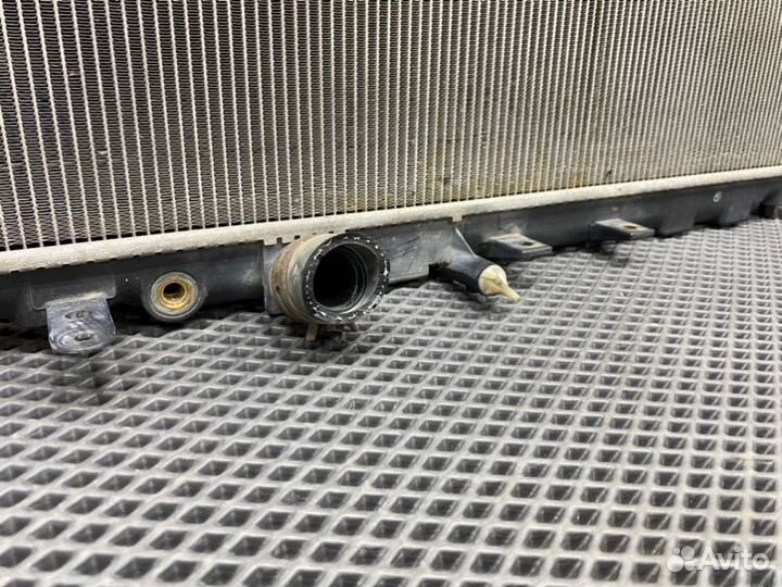 Радиатор охлаждения двигателя Honda Civic FD(4Д)