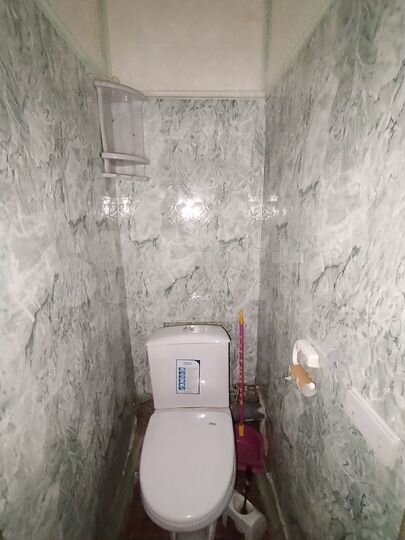 Комната 18 м² в 8-к., 9/9 эт.