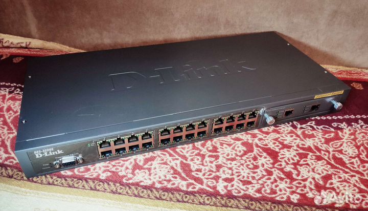 Коммутатор D-Link 24 портовой
