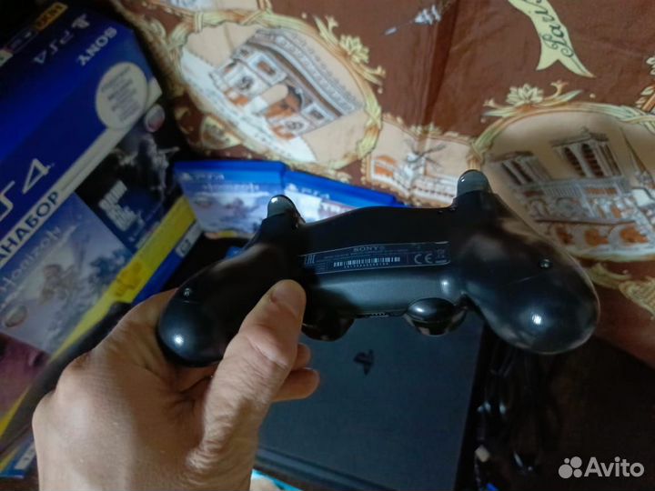 Sony playstation PS4 slim 1 tb