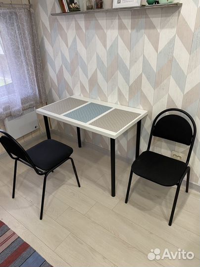 Стол со стульями