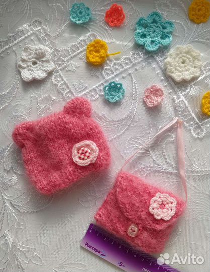 Шапочка для куклы с сумочкой