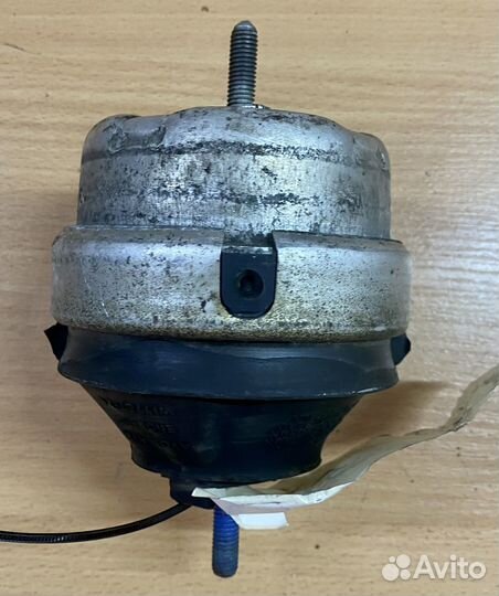 Подушка двигателя правая audi A4