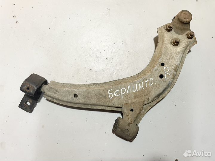 Рычаг правый Citroen Berlingo m59