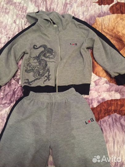 Костюм спортивный