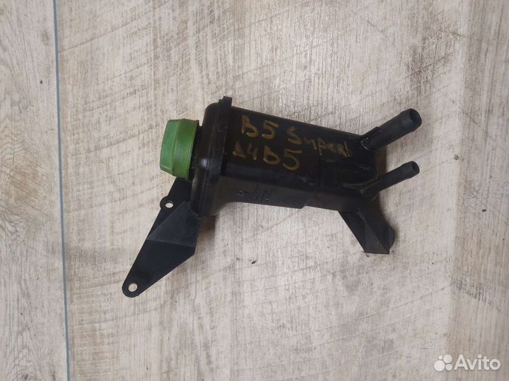 Бачок гур Passat B5 Superb