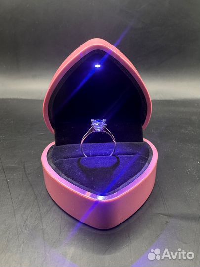 Кольцо помолвочное белое золото 585