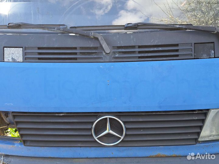 Решётка радиатора на микроавтобус Мерседес мв100