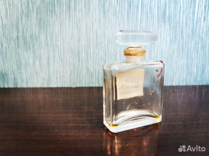 Винтажные флаконы и духи 90-х