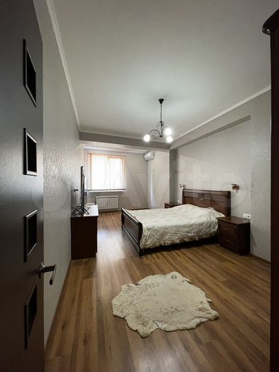 3-к. квартира, 93,3 м², 2/4 эт.