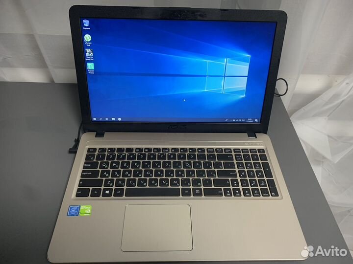 Ноутбук Asus