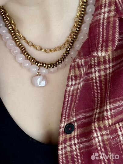 Колье из розового кварца