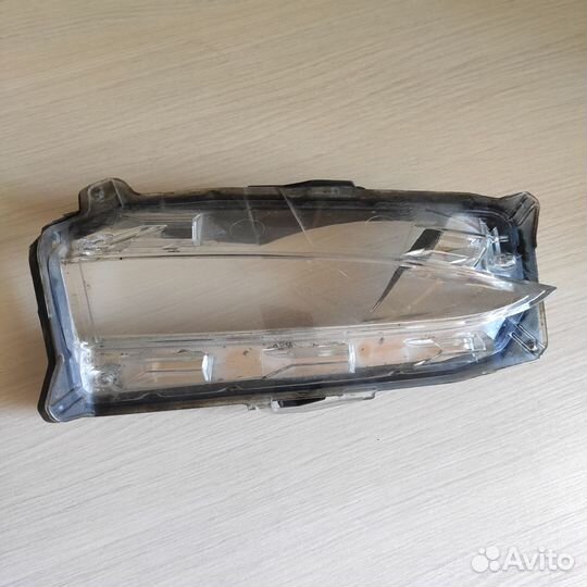 Стекло противотуманной фары (правое) Lexus NX 1