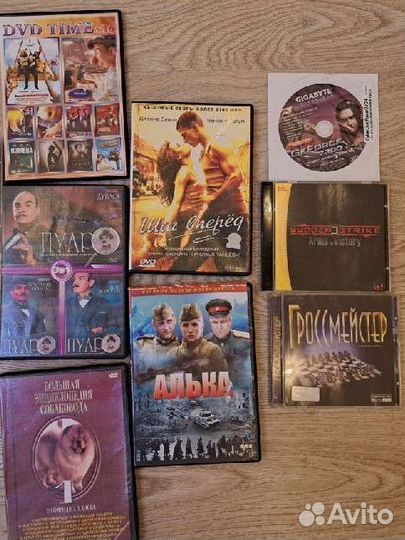 Диски с музыкой и фильмами