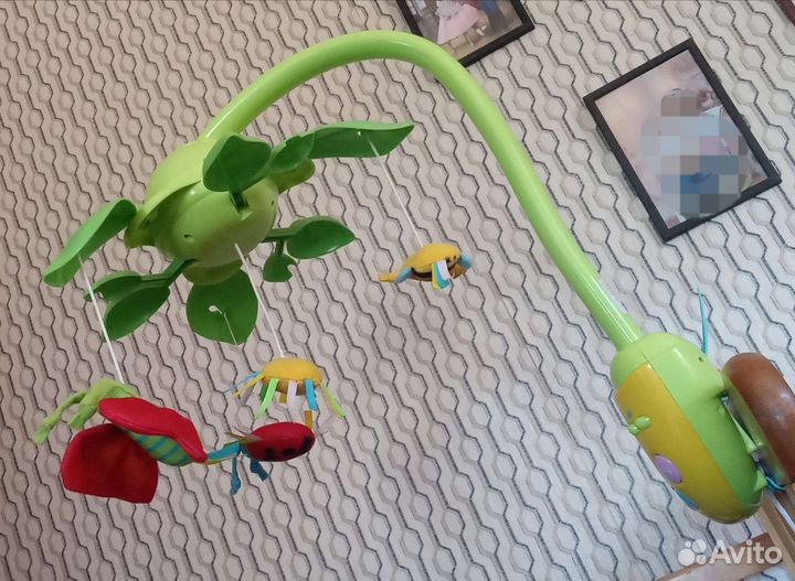 Музыкальный мобиль на кроватку