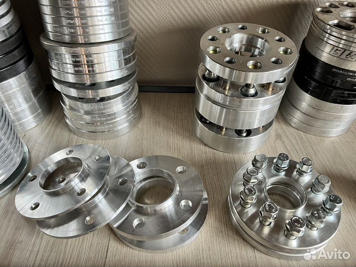 Колесные проставки и болты/колесный крепеж