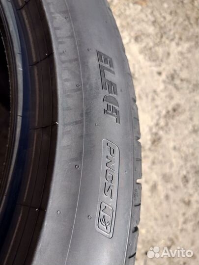 Pirelli P Zero PZ4 265/45 R21 108V