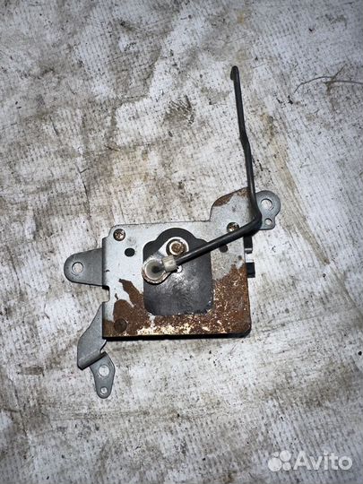 Сервопривод заслонок отопителя Toyota Aristo (S140