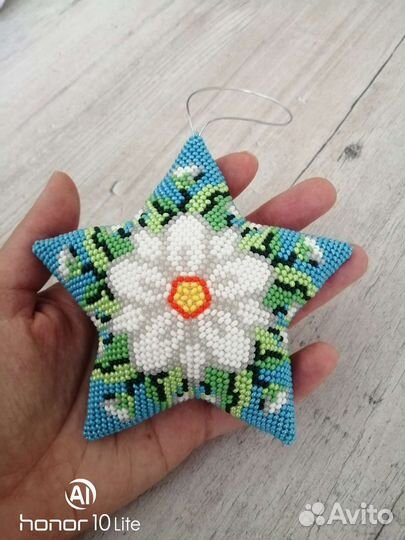 Звёзды объёмные из бисера