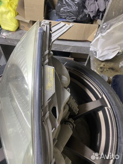 Toyota premio 240 фары