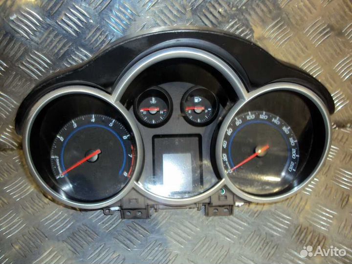 Панель приборов Cruze (09) МКПП бензин Б\У (арт. 95472850)