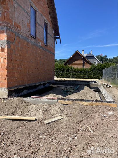 Требуются строители