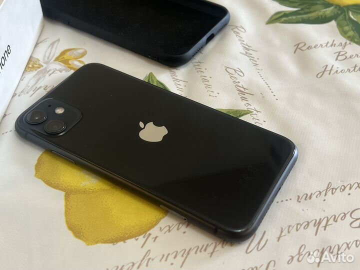iPhone 11, 64 ГБ